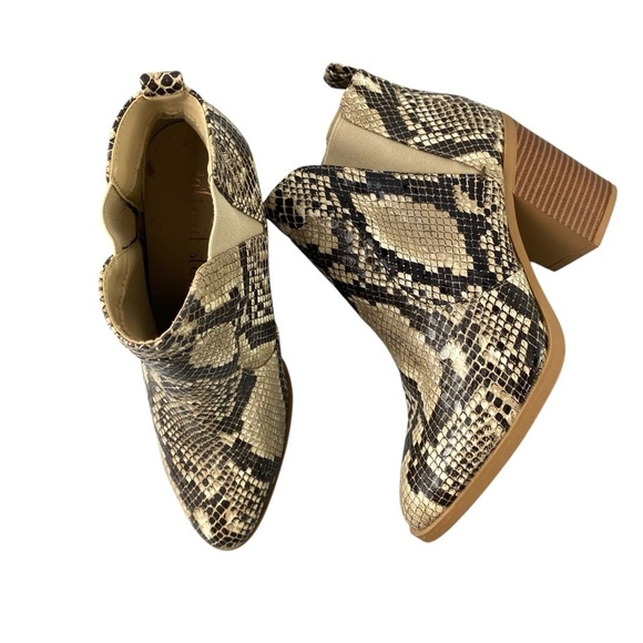 Altar’d state ankle booties faux snake skin chunky heel womens sz US 7.5 - Picture 1 of 15
